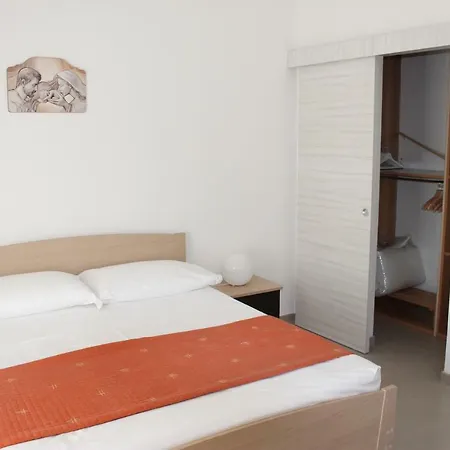 Pensión La Casa Dell'emigrante 4*