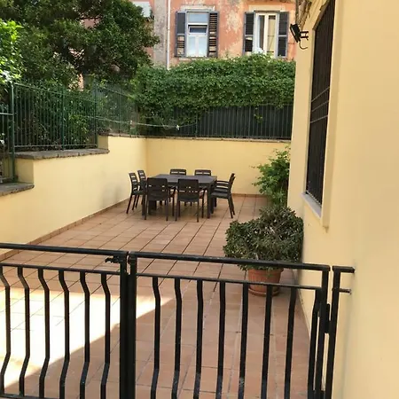 La Casa Dell'emigrante Pensión