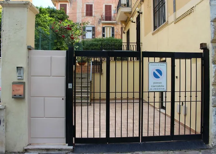 La Casa Dell'emigrante 4* Gaeta