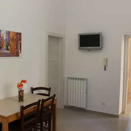 La Casa Dell'emigrante 4* Γκαέτα