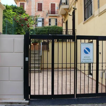 La Casa Dell'emigrante 3* Gaeta
