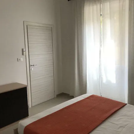 La Casa Dell'emigrante 4* Γκαέτα